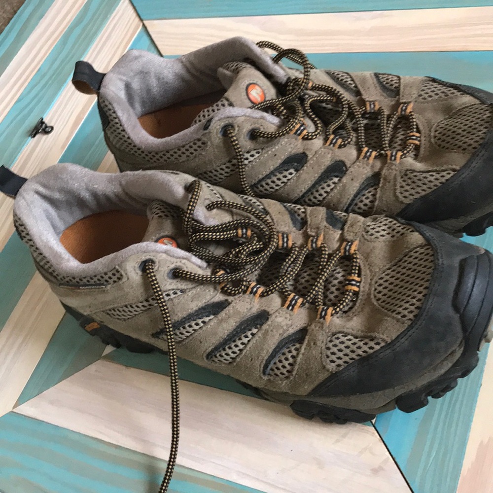 Merrell Moab walnut hiking shoes